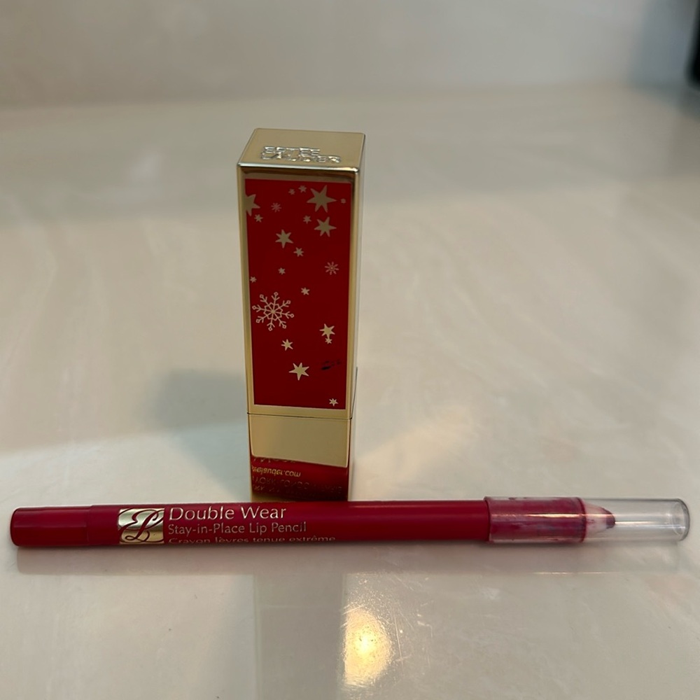 Estee Lauder ❤️ Lipstick and Liner Set